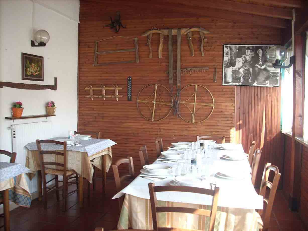 Presso i tavoli del Ristorante U Baccan