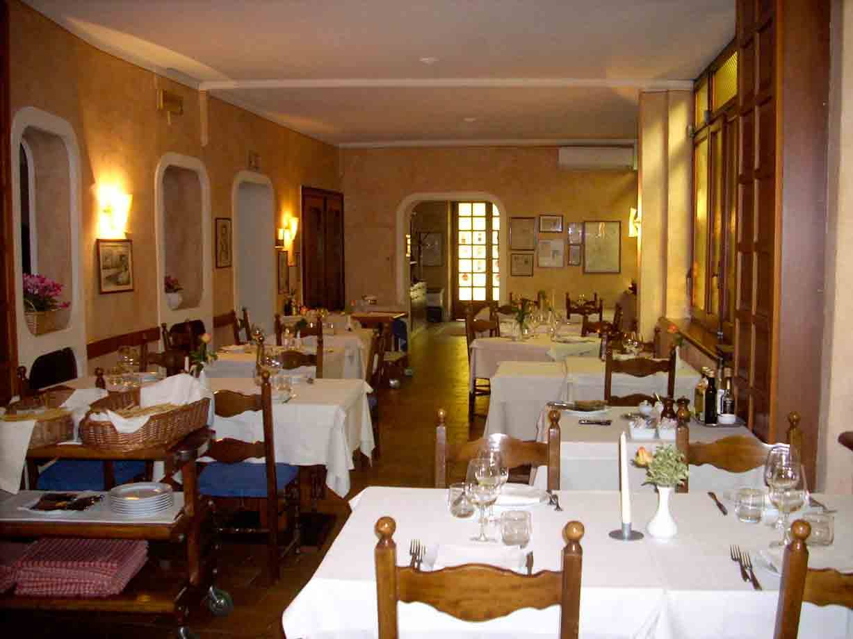 Nelle sale del Ristorante Battaglino di Bra