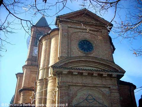 La chiesa parrocchiale nella frazione Serravalle d'Asti