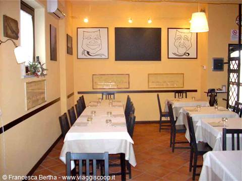Nella sala del Ristorante La Casa del Fiume