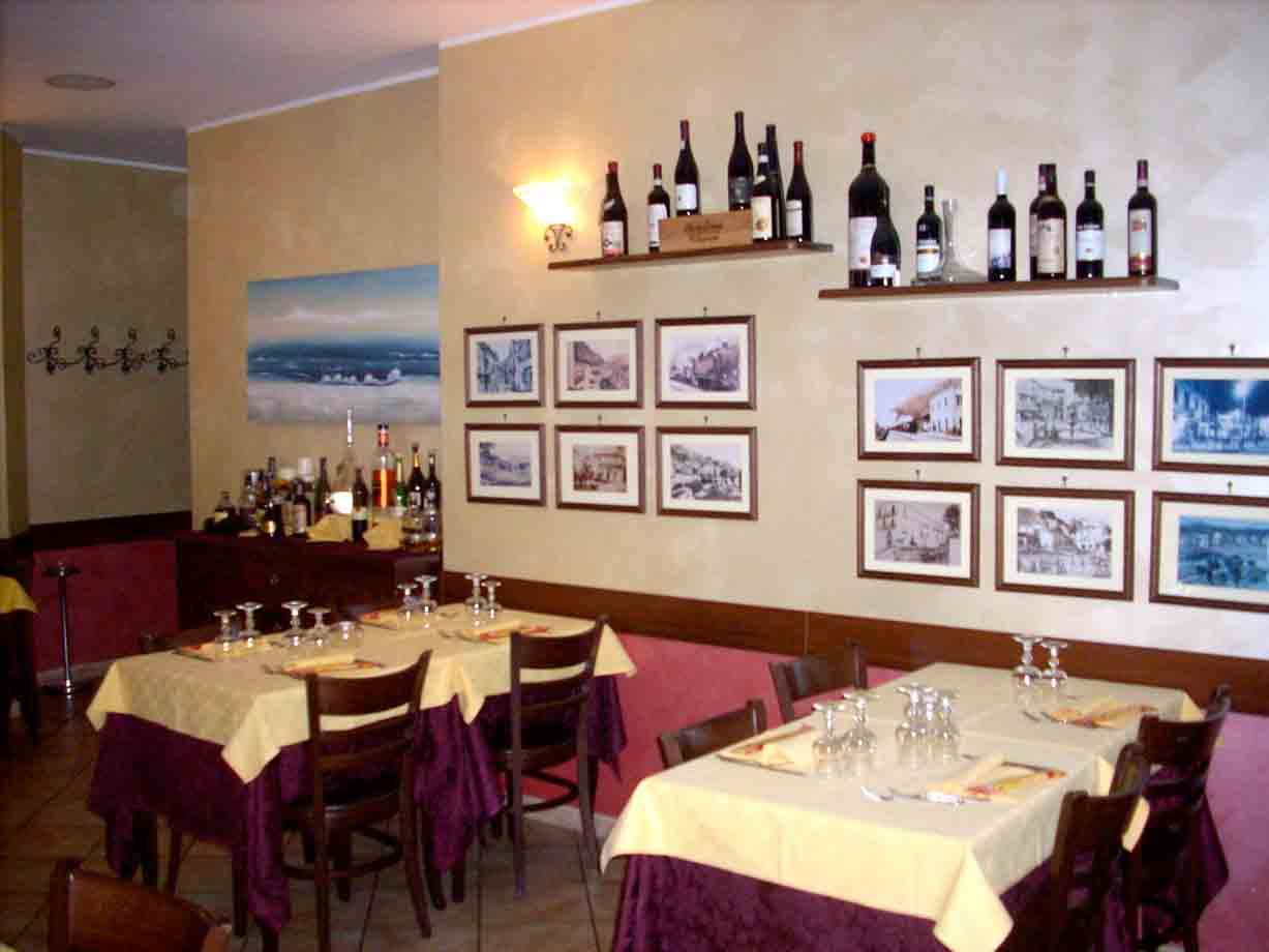 Presso la sala del Ristorante Happy Moments
