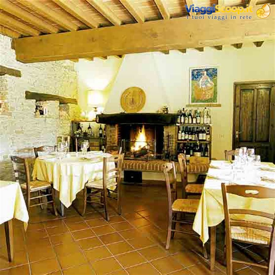 Nella sala del Ristorante La Casa nel Bosco