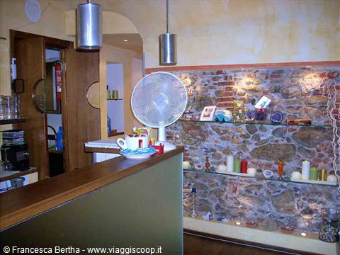 L'entrata e il bar del Ristorante Acquasale