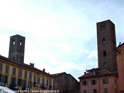 Veduta delle torri in centro