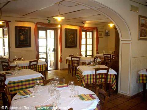 Nella sala dell'Osteria Italia