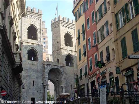 Cene leggendarie: passeggiata a Genova, tra miracoli e buona tavola