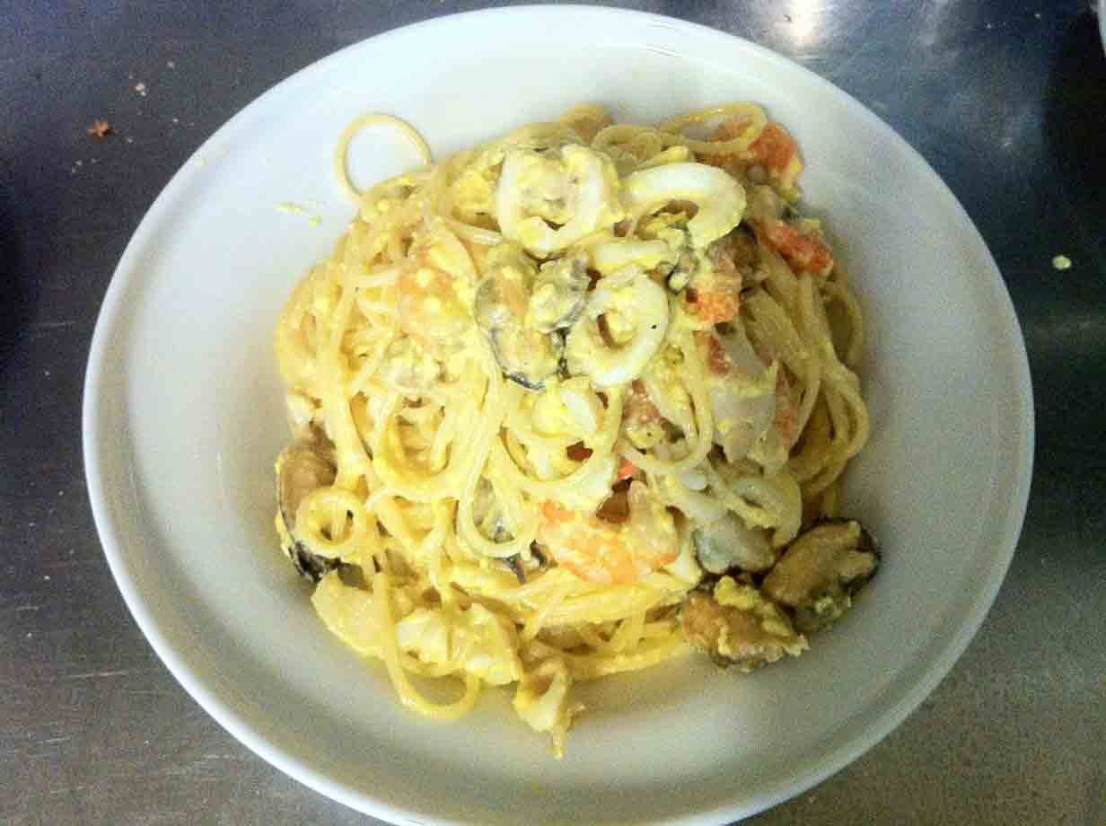 Prelibatezze del Ristorante Pizzeria Tira e Molla: la carbonara di mare