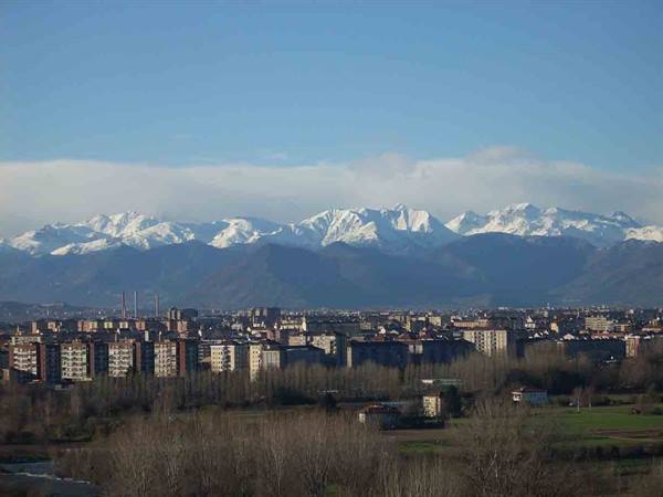 Veduta sulle Alpi innevate