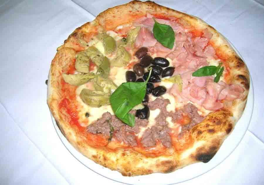 Prelibatezze del Ristorante Pizzeria Filodendro: la pizza 4 stagioni