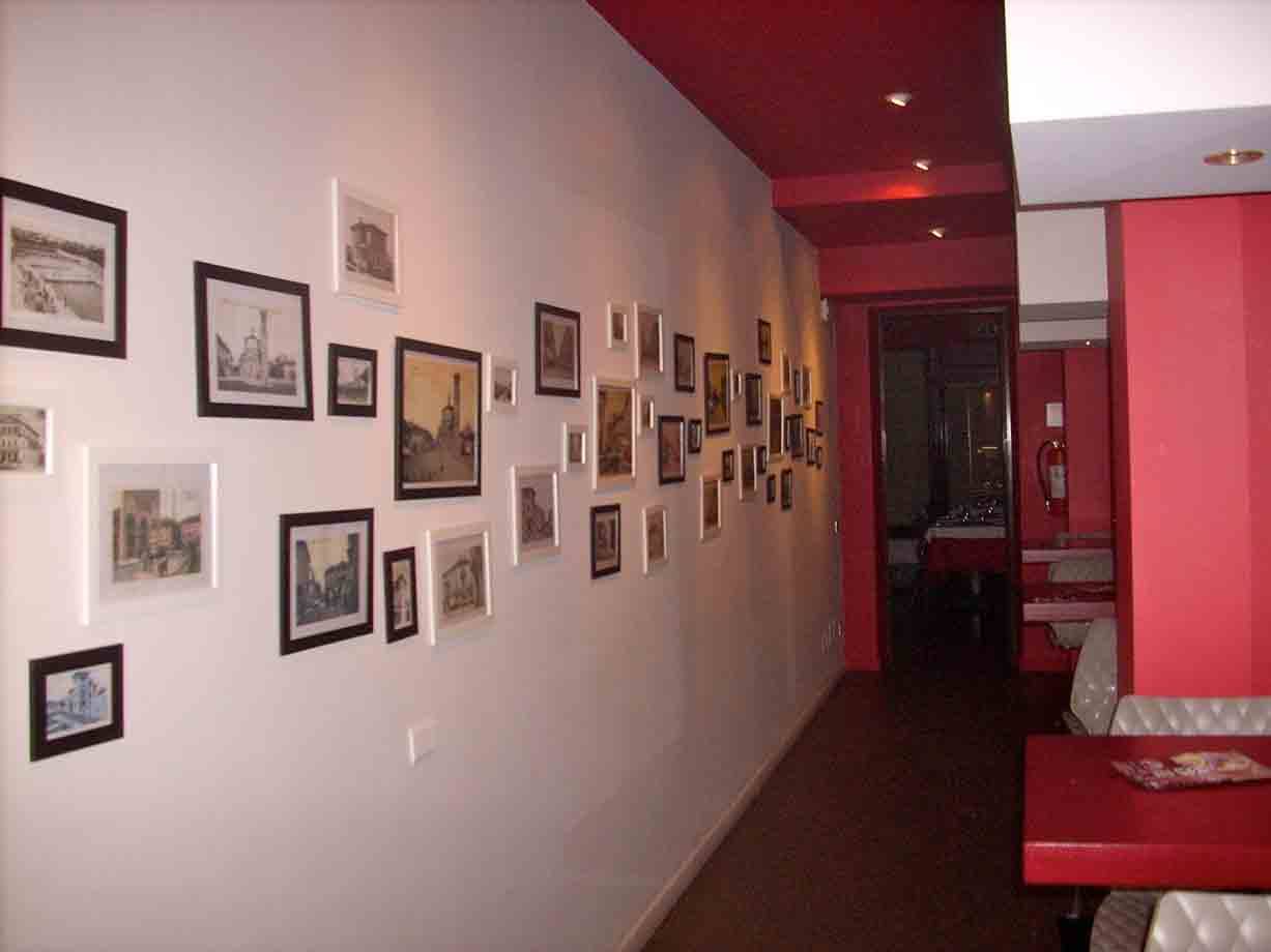 Foto storiche di Legnano sulle pareti del Ristorante La Gabinella