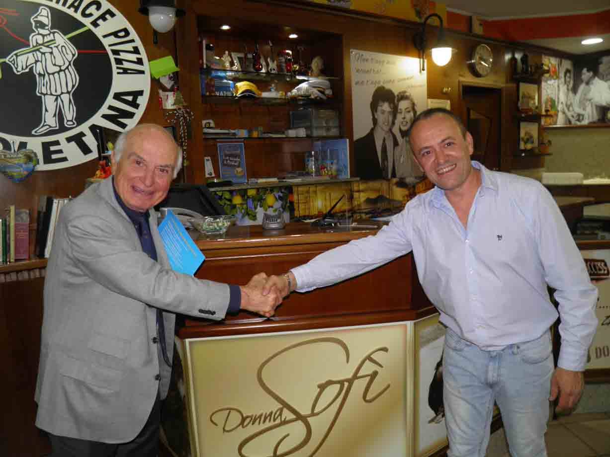 Presso il Ristorante Donna Sofì: Antonio Lubrano con il titolare Piero Milione
