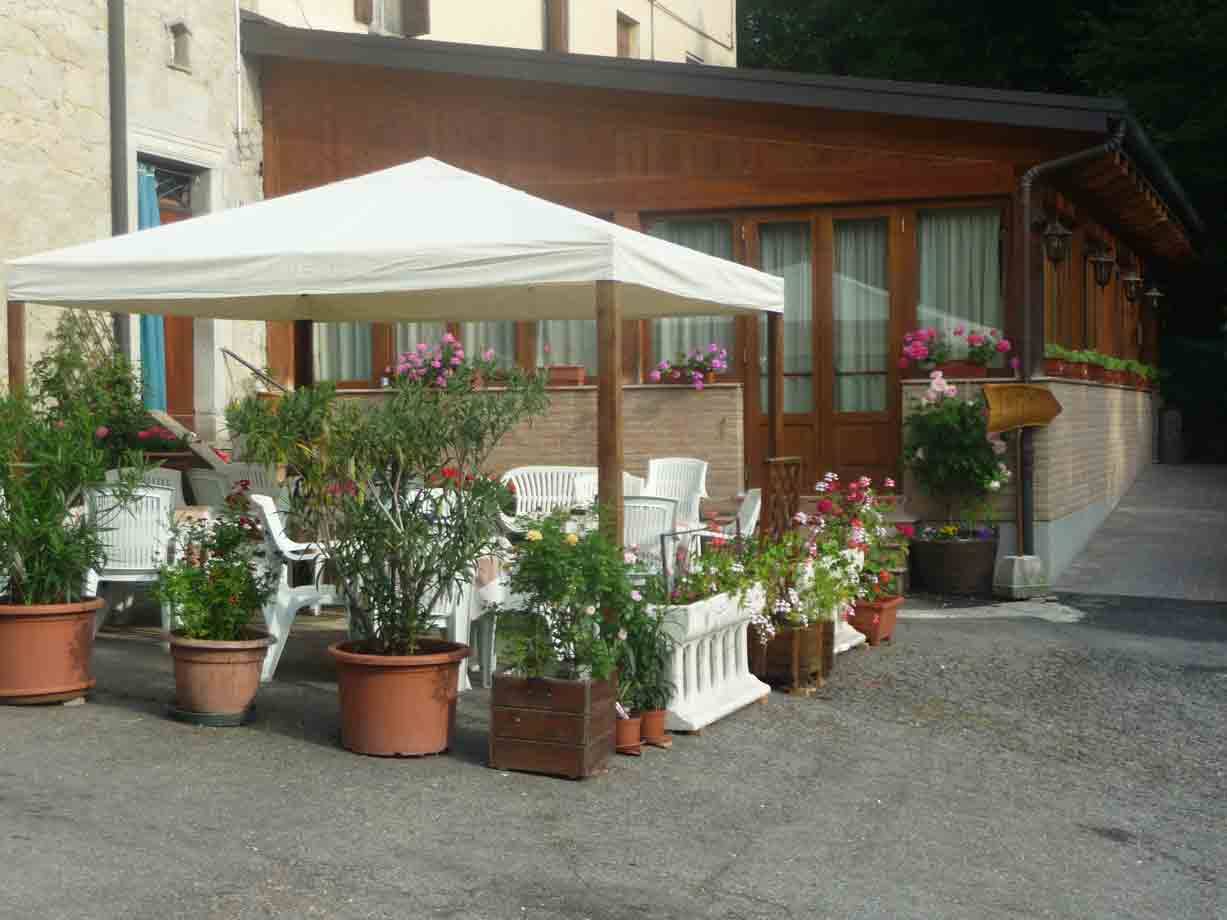 Presso l'Albergo Ristorante Santina