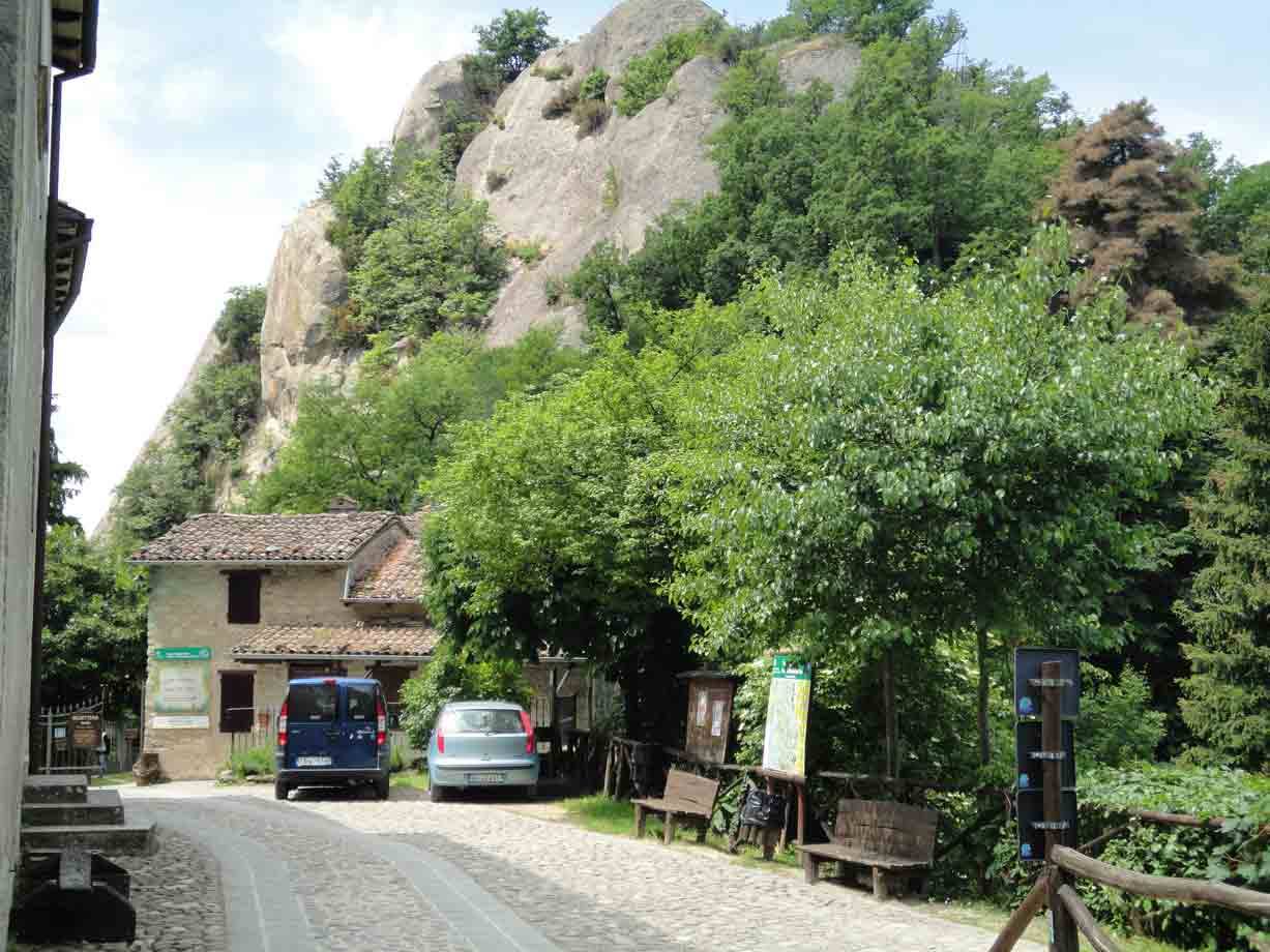 Passeggiata a Roccamalatina