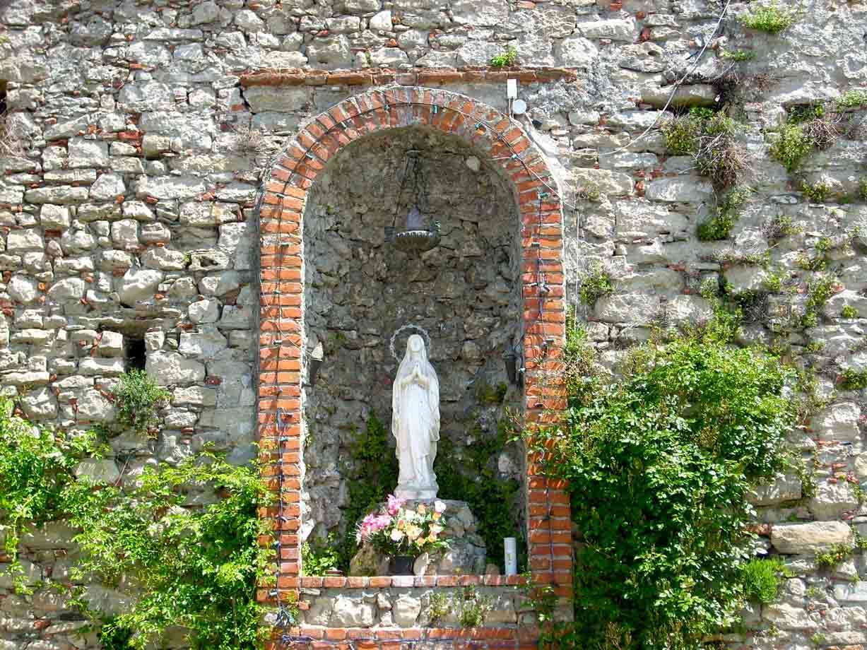 Una Madonna
