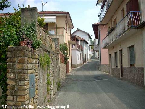 Una strada di Grognardo
