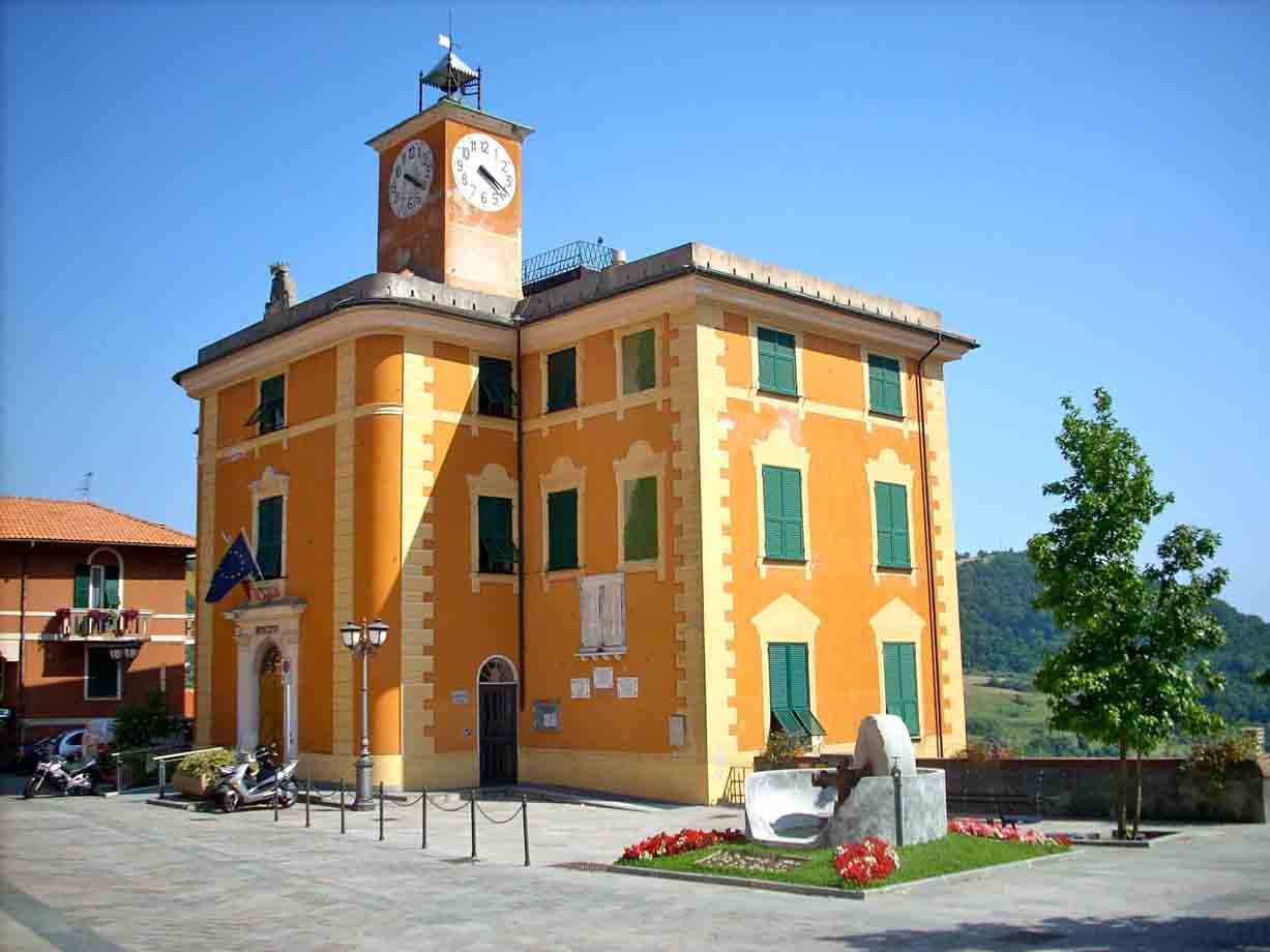 Mele, il Municipio
