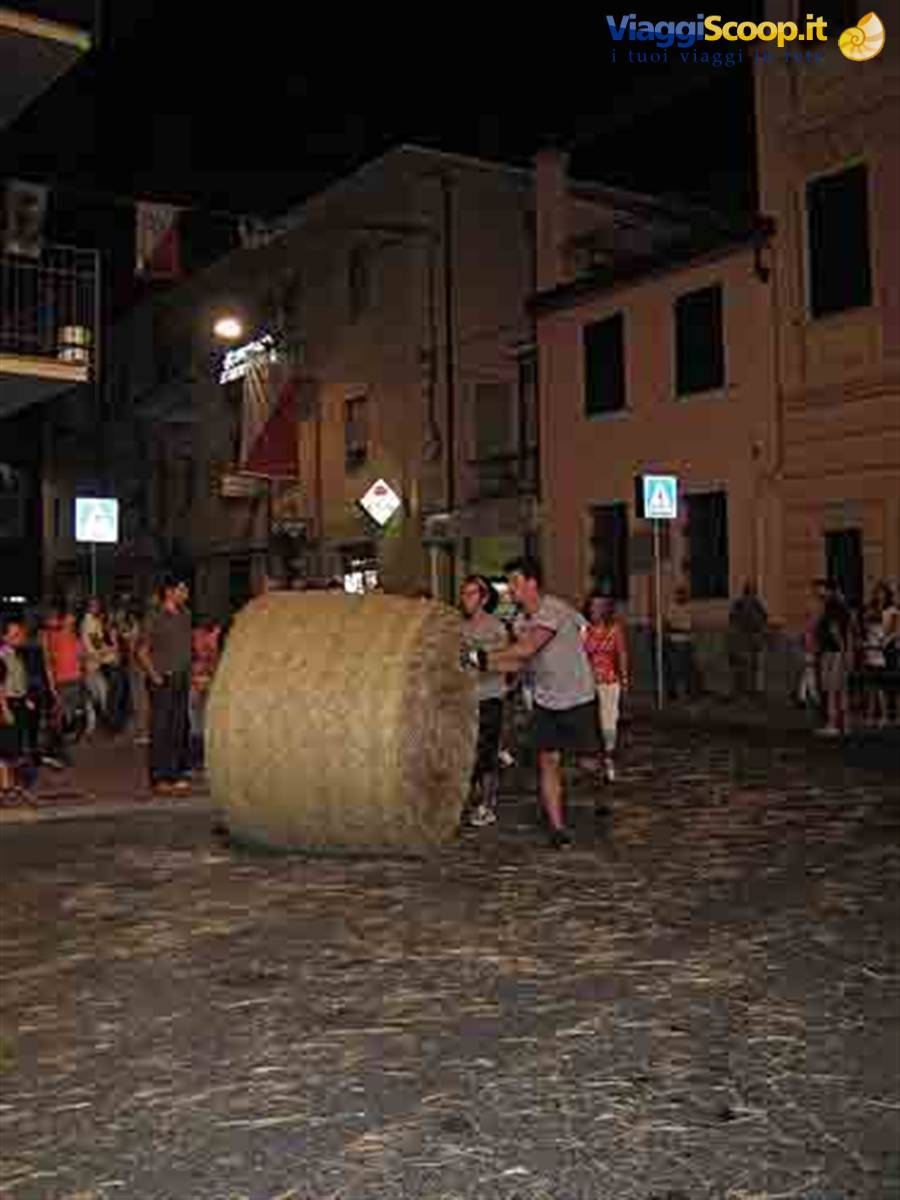Il Palio delle Balle di Paglia a Ovada (Alessandria)