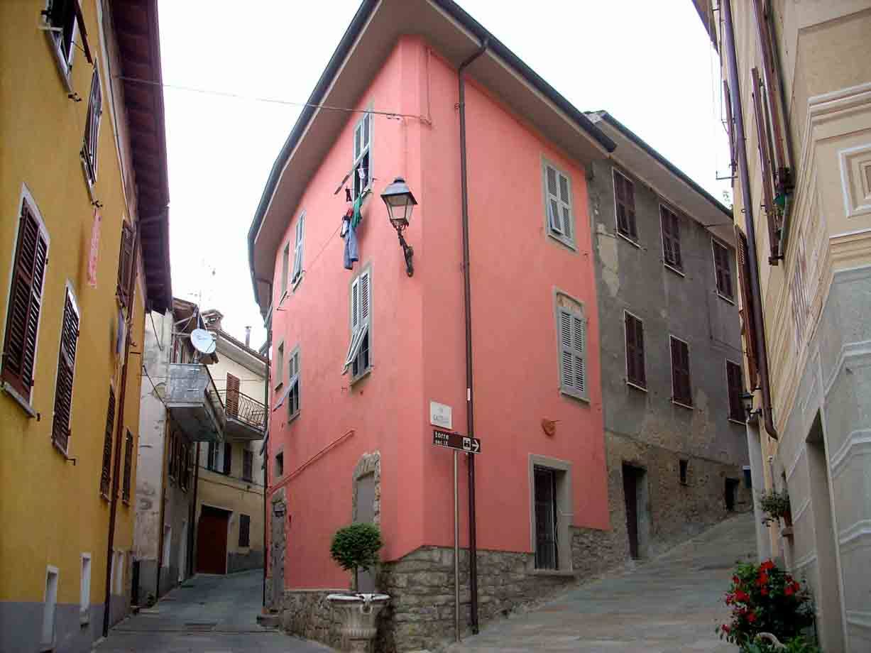 Da qui parte la strada per la Torre