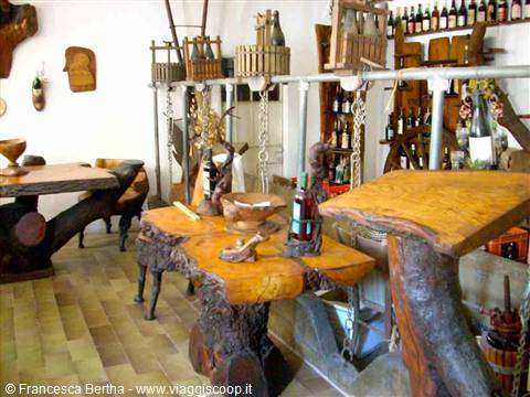 Mobili in legno presso Agriturismo Bottazza