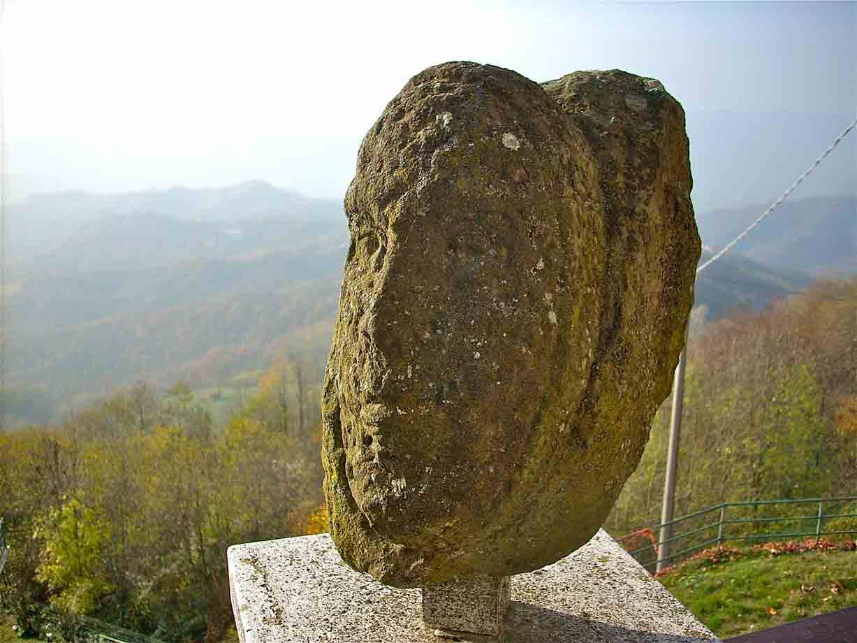 Sculture sul Belvedere di Ponzone