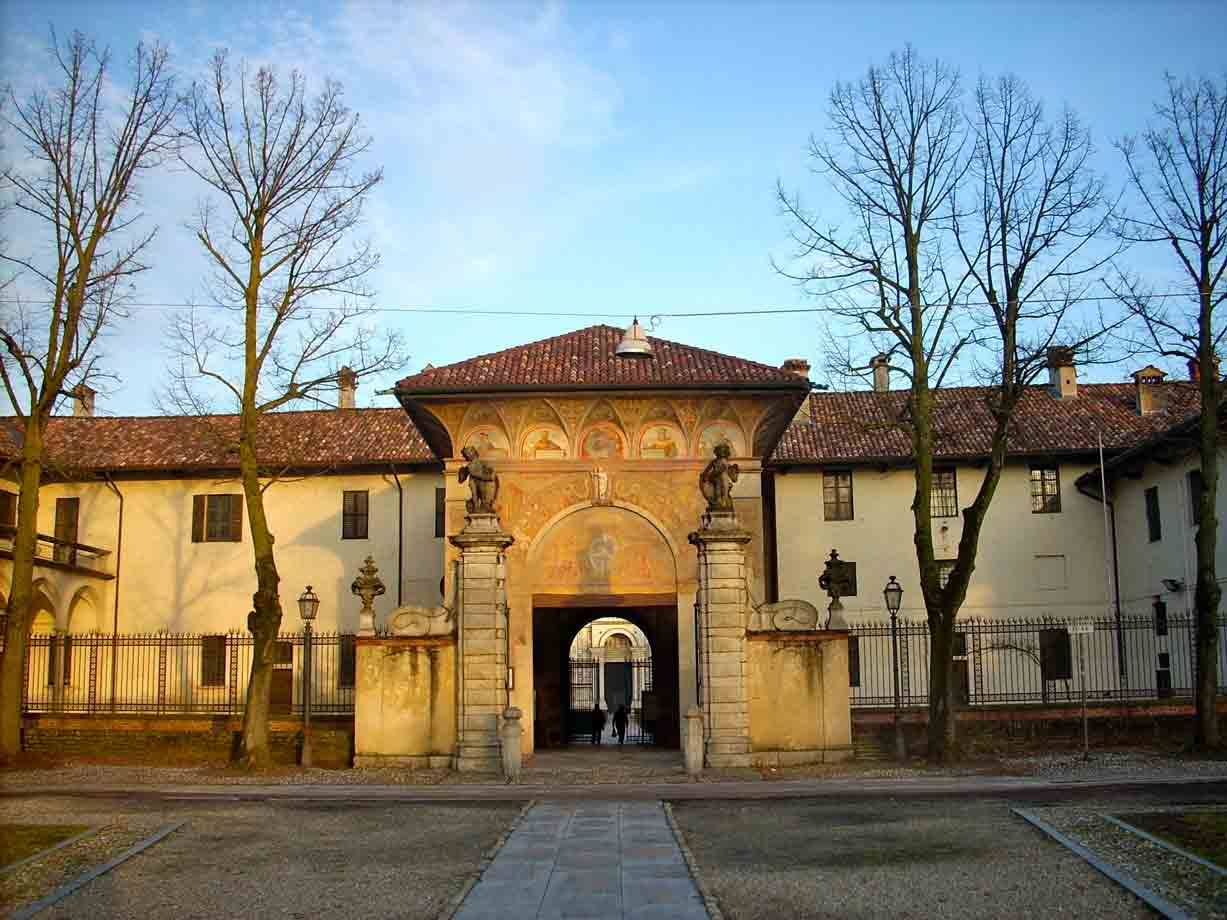 Entrata al Monastero