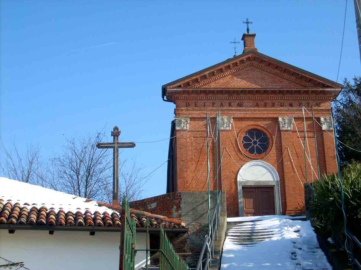 Una chiesa in paese