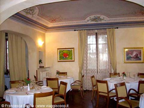Nelle sale del Ristorante Villa Roma
