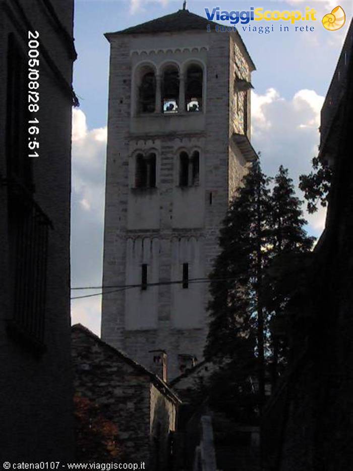 campanile del monastero sull'isola