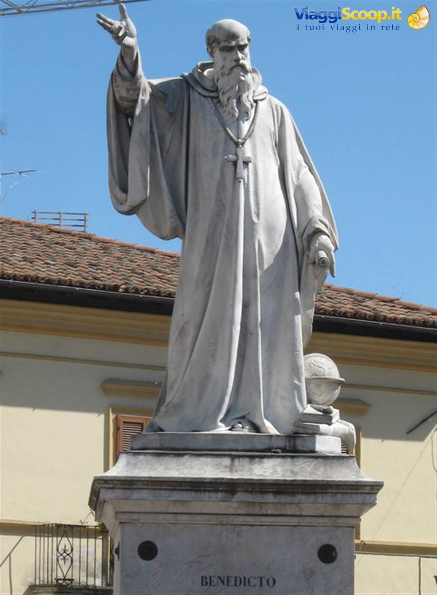 Statua di san Benedetto