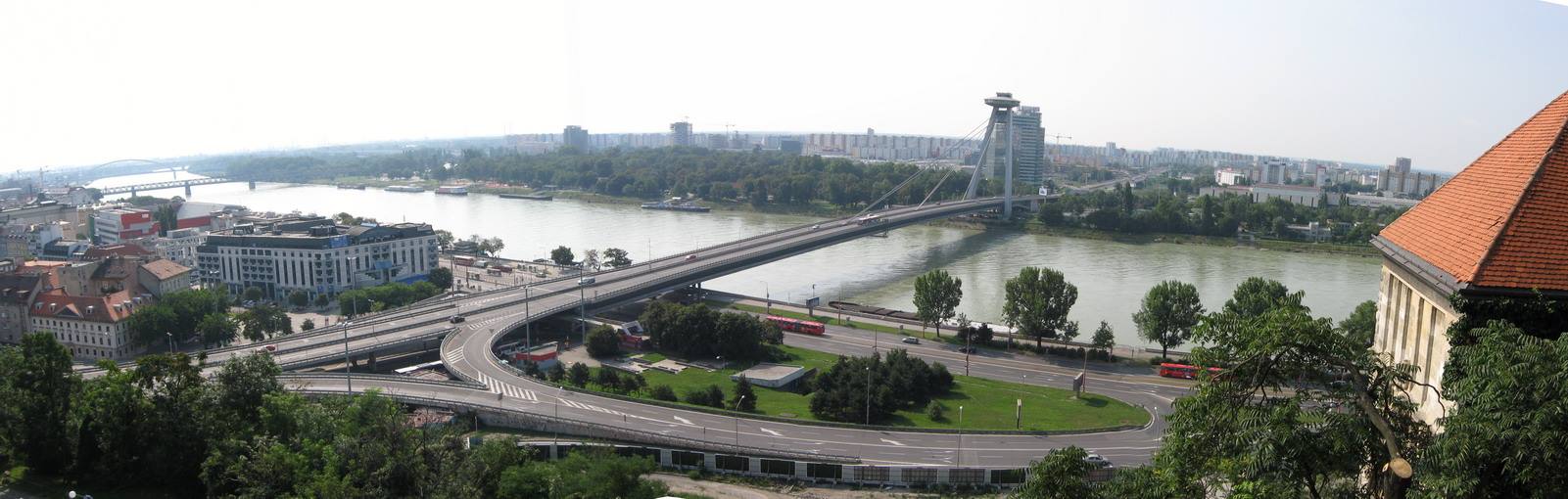 Slovacchia: Bratislava veduta del Danubio