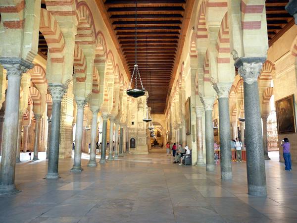 CORDOBA: LA MOSCHEA DELLE MILLE COLONNE