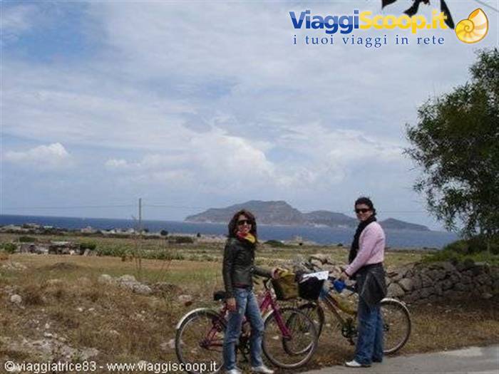 passeggiando in bicicletta..