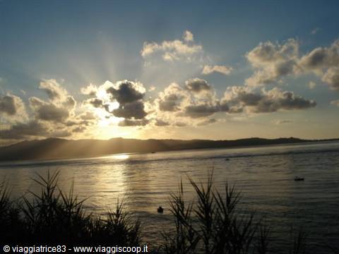 tramonto da villa san giovanni verso la sicilia
