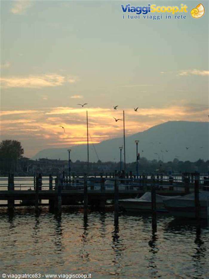 tramonto sul lago