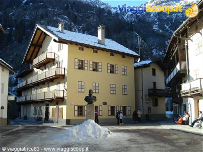 Gressoney Saint Jean Piazza Umberto I