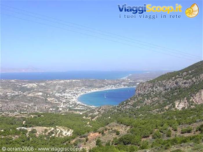 il golfo di kefalos dalla cima di un monte