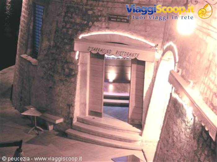 ingresso di un ristorante in un faro