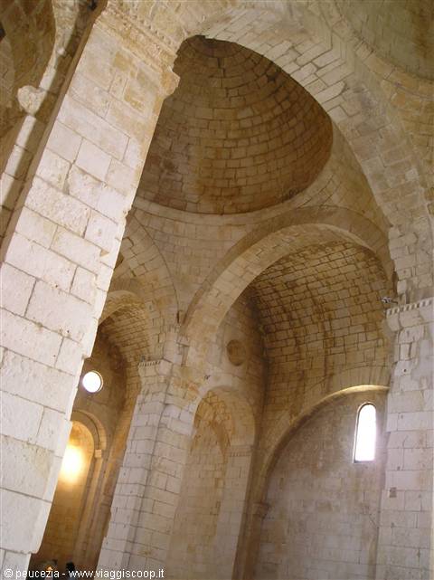 un particolare delle navate