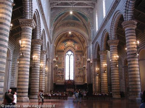 interno del duomo di Orvieto