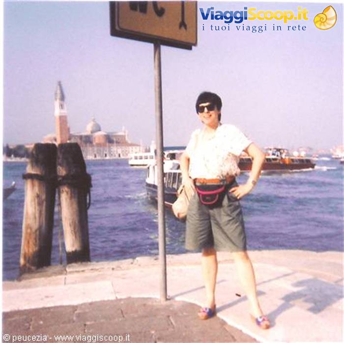 approdo a Venezia, non leggete il cartello in alto, please!