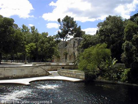 Nimes: jardins de la fontaine