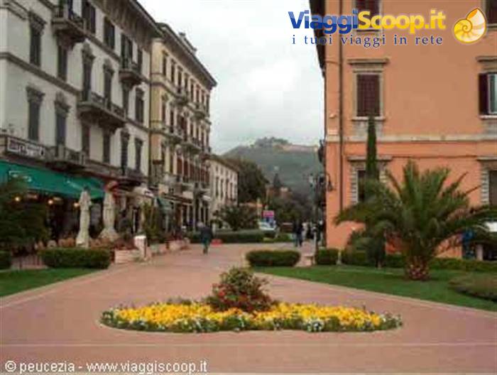 un viale di Montecatini terme