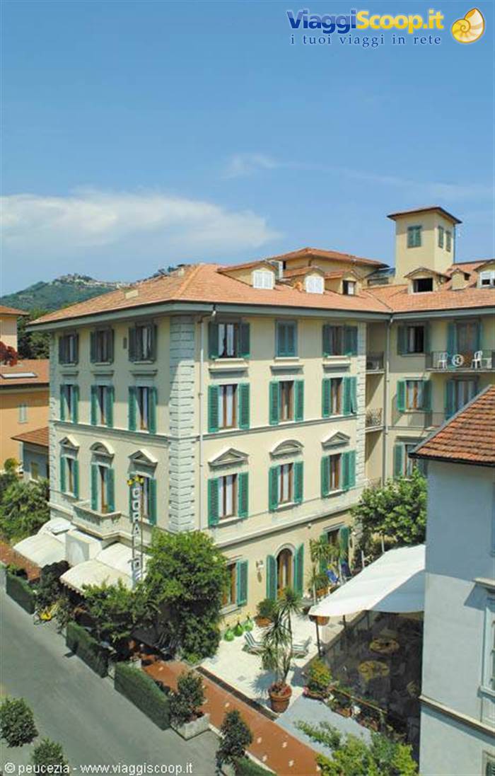viale visto dall'albergo