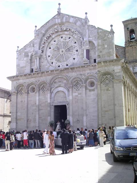 cattedrale di Troia con matrimonio
