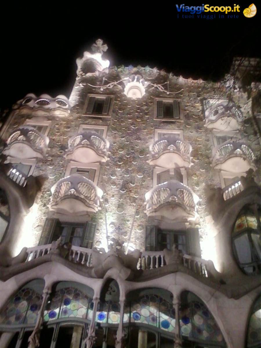 casa battlò di notte