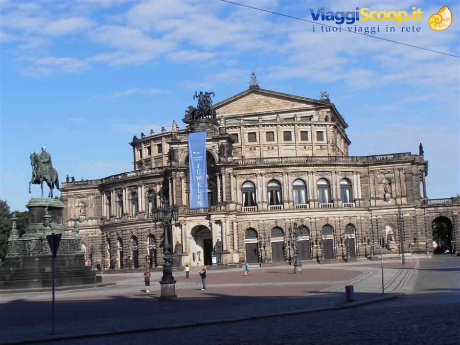 Semperoper il famoso teatro di Dresda