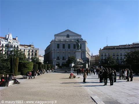 Teatro dell'Opera di Madrid visto da dietro