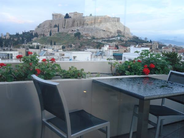 Vista Acropoli da Roof Garden dell'Athens Gate Hotel