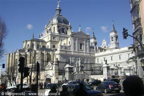 iglesia cerca del Palacio Real