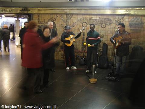 .... ballando nel metrò !!!!